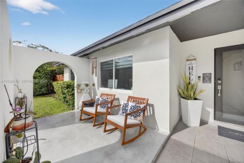 Купить виллу или дом в Майами, Флорида 3 спальни, 174.84м2, № 2067437 - фото 4