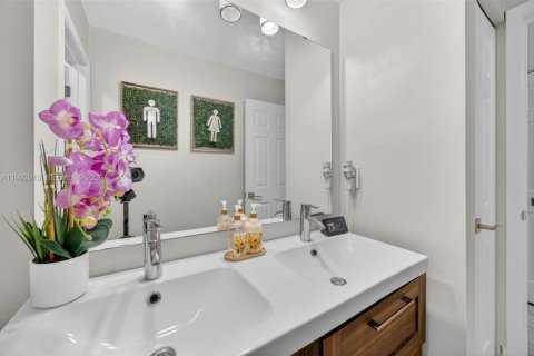 Купить виллу или дом в Майами, Флорида 3 спальни, 174.84м2, № 2067437 - фото 26