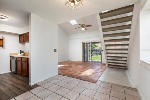 Adosado en venta en Orlando, Florida, 2 dormitorios, 102.75 m2 № 2196966 - foto 2
