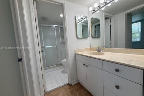 Condo in Davie, Florida, 2 bedrooms  № 2003011 - photo 16