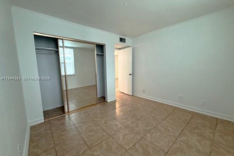 Condo in Davie, Florida, 2 bedrooms  № 2003011 - photo 17