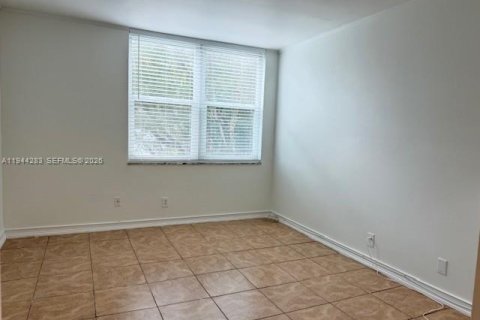 Condo in Davie, Florida, 2 bedrooms  № 2003011 - photo 14