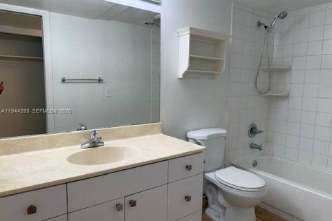 Condo in Davie, Florida, 2 bedrooms  № 2003011 - photo 19