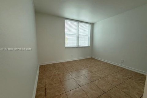 Condo in Davie, Florida, 2 bedrooms  № 2003011 - photo 18