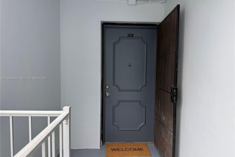 Condo in Davie, Florida, 2 bedrooms  № 2003011