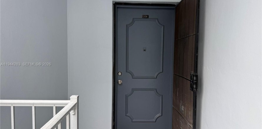 Condo in Davie, Florida, 2 bedrooms  № 2003011