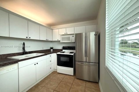 Condo in Davie, Florida, 2 bedrooms  № 2003011 - photo 10