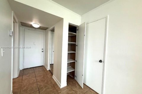 Condo in Davie, Florida, 2 bedrooms  № 2003011 - photo 12