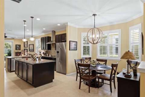 Villa ou maison à vendre à Sarasota, Floride: 2 chambres, 153.01 m2 № 2234033 - photo 11