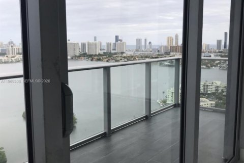 Condo in North Miami Beach, Florida, 3 bedrooms  № 2030027 - photo 13