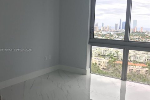 Condo in North Miami Beach, Florida, 3 bedrooms  № 2030027 - photo 7