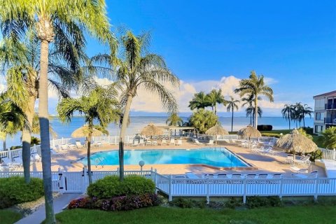 Condo in Saint Petersburg, Florida, 2 bedrooms № 2093043 - photo 4
