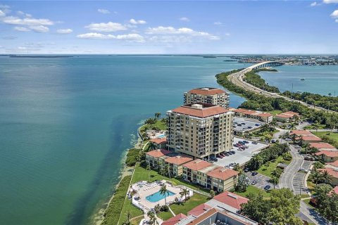 Condo in Saint Petersburg, Florida, 2 bedrooms № 2093043 - photo 21