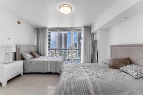 Condo in Miami, Florida, 2 bedrooms  № 1821651 - photo 15