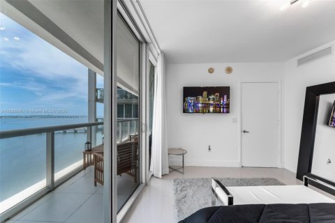 Condo in Miami, Florida, 2 bedrooms  № 1821651 - photo 13