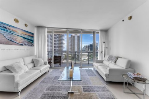 Condo in Miami, Florida, 2 bedrooms  № 1821651 - photo 8
