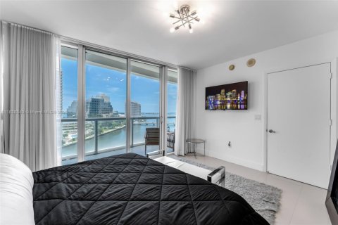 Condo in Miami, Florida, 2 bedrooms  № 1821651 - photo 12