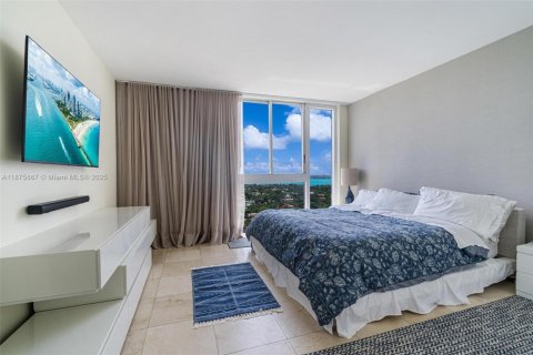 Condo in Miami Beach, Florida, 2 bedrooms  № 1923812 - photo 13