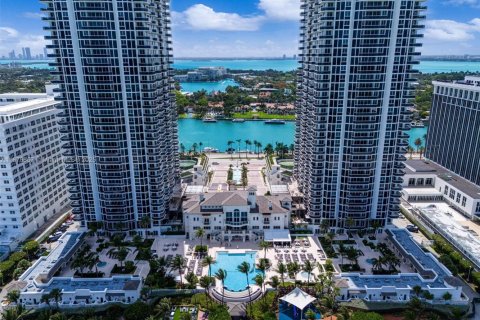 Condo in Miami Beach, Florida, 2 bedrooms  № 1923812 - photo 24