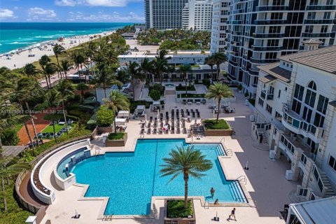 Condo in Miami Beach, Florida, 2 bedrooms  № 1923812 - photo 25