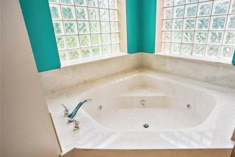 House in Leesburg, Florida 5 bedrooms, 567.73 sq.m. № 1901292 - photo 8