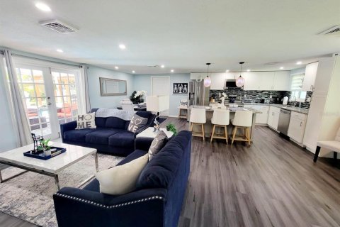 Купить виллу или дом в Сарасота, Флорида 9 комнат, 156.08м2, № 1374708 - фото 14
