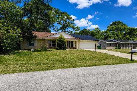 House in Deltona, Florida 4 bedrooms, 147.53 sq.m. № 2236856 - photo 2