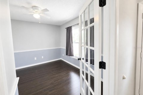House in Deltona, Florida 4 bedrooms, 147.53 sq.m. № 2236856 - photo 8