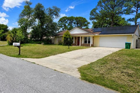 House in Deltona, Florida 4 bedrooms, 147.53 sq.m. № 2236856