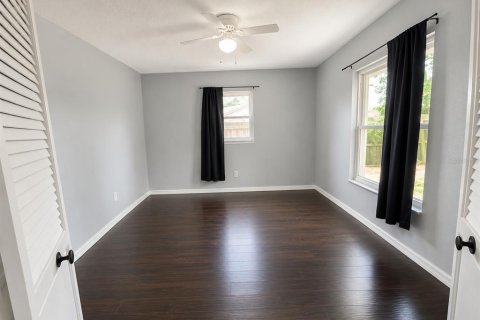 House in Deltona, Florida 4 bedrooms, 147.53 sq.m. № 2236856 - photo 25