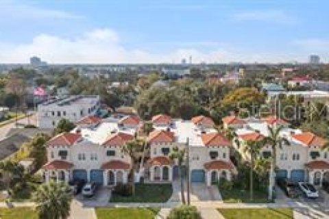 Touwnhouse à vendre à Tampa, Floride: 3 chambres, 157.1 m2 № 1904717 - photo 3