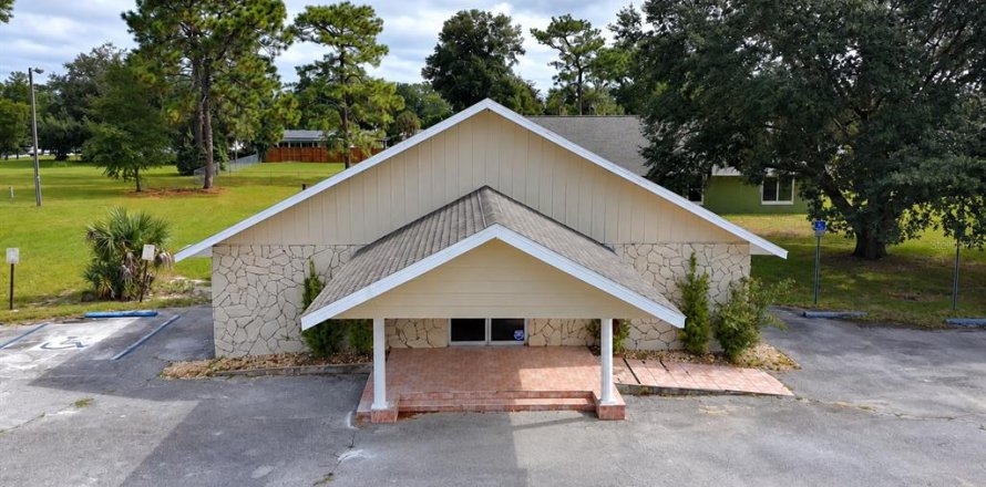 Commercial property in Ocala, Florida 805.65 sq.m. № 2383832