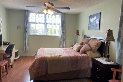 Condominio en venta en Lauderdale Lakes, Florida, 1 dormitorio, 77.57 m2 № 2083339 - foto 14