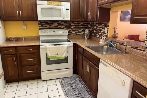 Condominio en venta en Lauderdale Lakes, Florida, 1 dormitorio, 77.57 m2 № 2083339 - foto 4