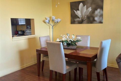 Condominio en venta en Lauderdale Lakes, Florida, 1 dormitorio, 77.57 m2 № 2083339 - foto 10