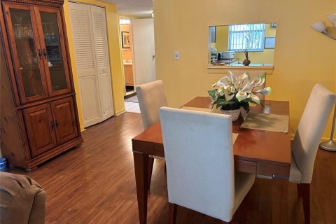 Condominio en venta en Lauderdale Lakes, Florida, 1 dormitorio, 77.57 m2 № 2083339 - foto 11