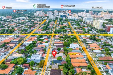 Propiedad comercial en venta en Miami, Florida, 151.9 m2 № 1983748 - foto 2