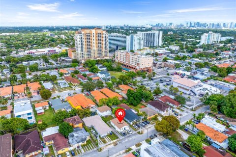 Propiedad comercial en venta en Miami, Florida, 151.9 m2 № 1983748 - foto 19