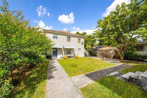 Propiedad comercial en venta en Miami, Florida, 151.9 m2 № 1983748 - foto 15