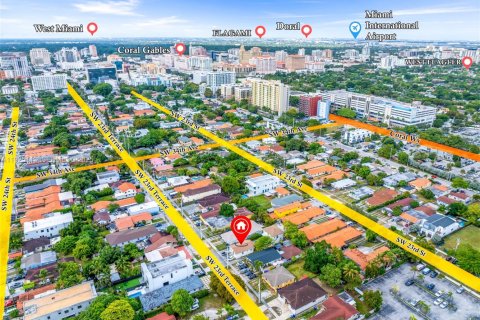 Propiedad comercial en venta en Miami, Florida, 151.9 m2 № 1983748 - foto 3