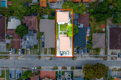 Propiedad comercial en venta en Miami, Florida, 151.9 m2 № 1983748 - foto 5