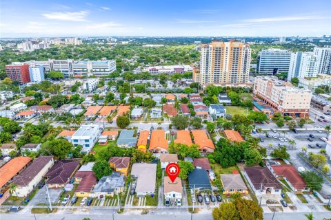 Propiedad comercial en venta en Miami, Florida, 151.9 m2 № 1983748 - foto 18