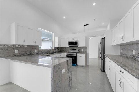 Купить виллу или дом в Майами-Дейд, Флорида 4 спальни, № 2045926 - фото 12