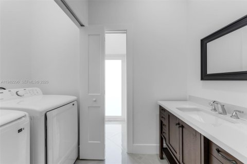 Купить виллу или дом в Майами-Дейд, Флорида 4 спальни, № 2045926 - фото 16