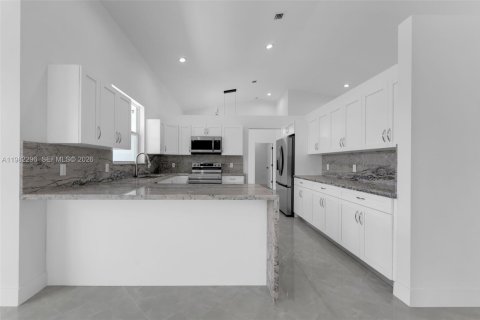 Купить виллу или дом в Майами-Дейд, Флорида 4 спальни, № 2045926 - фото 14