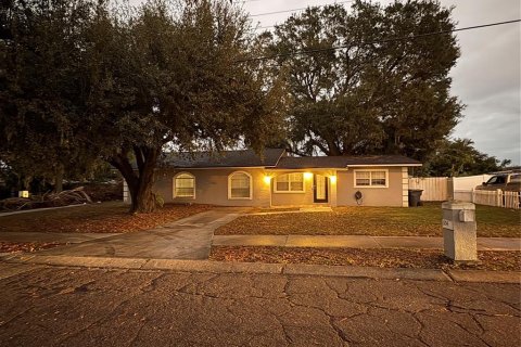House in Lakeland, Florida 4 bedrooms, 151.8 sq.m. № 1724561 - photo 3