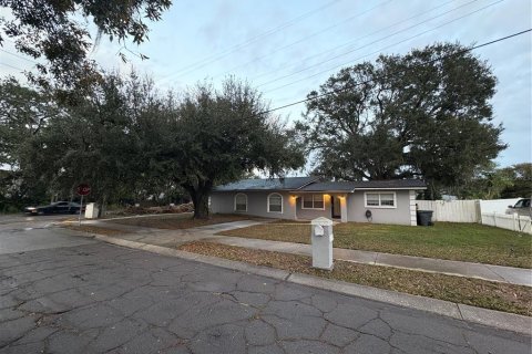 House in Lakeland, Florida 4 bedrooms, 151.8 sq.m. № 1724561 - photo 4