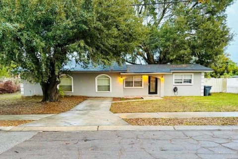 House in Lakeland, Florida 4 bedrooms, 151.8 sq.m. № 1724561 - photo 1