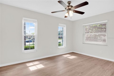 Casa en venta en Orlando, Florida, 4 dormitorios, 166.57 m2 № 2107744 - foto 18