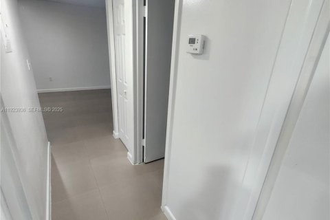 Снять в аренду квартиру в Катлер-Бей, Флорида 1 спальня, 40372.35м2, № 1982337 - фото 16